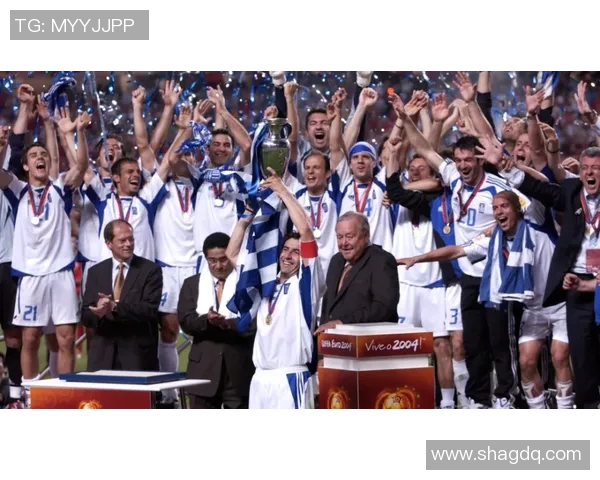 京多安领衔新赛季挑战豪门球队展现个人风采与团队协作的完美结合