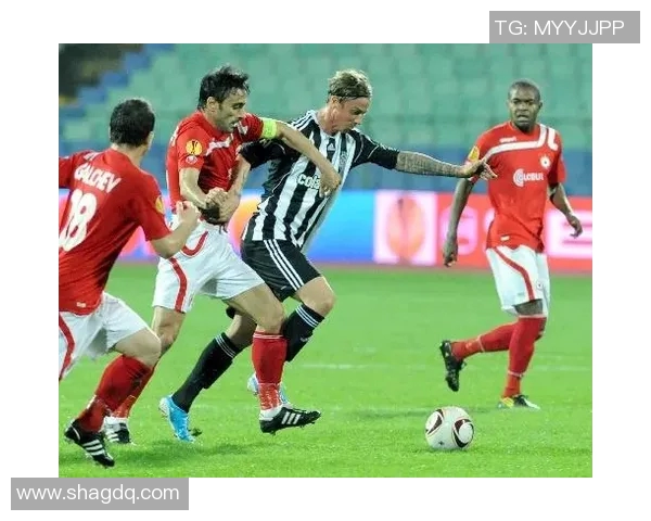 索菲亚对阵中央陆军的精彩较量揭示足球战术与团队精神的完美结合