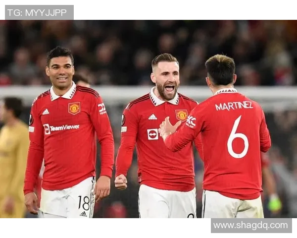 曼联迎战伯顿联赛杯激战在即球迷期待精彩对决与进球盛宴 曼联迎战伯顿联赛杯激战在即球迷期待精彩对决与进球盛宴