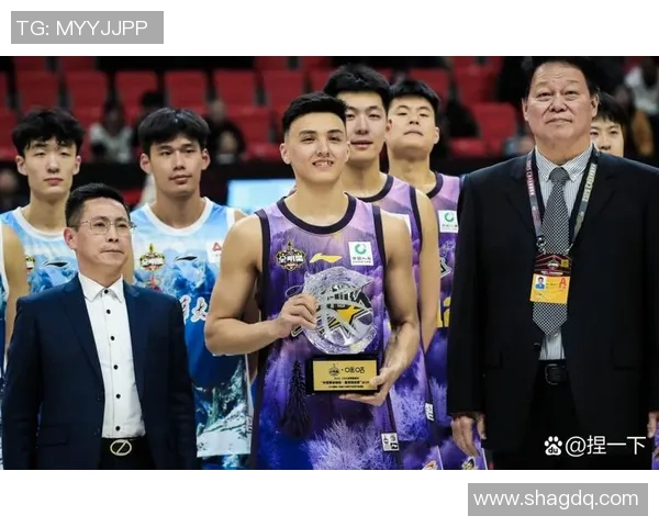 新疆男篮与江苏精彩对决全场录像回放分析与精彩瞬间集锦 新疆男篮与江苏精彩对决全场录像回放分析与精彩瞬间集锦