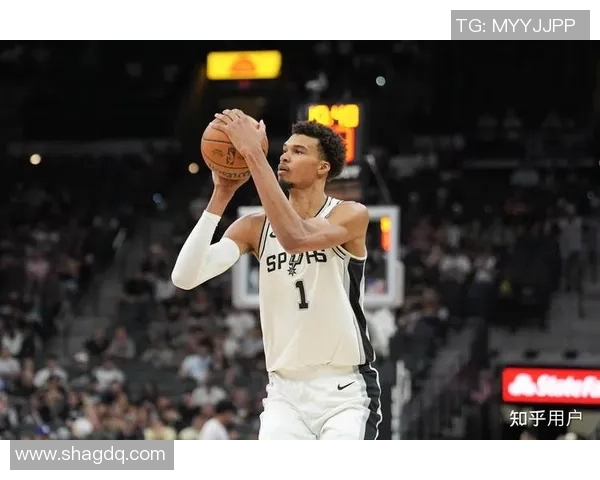 2015年快船与马刺经典对决回顾及赛季精彩瞬间分析