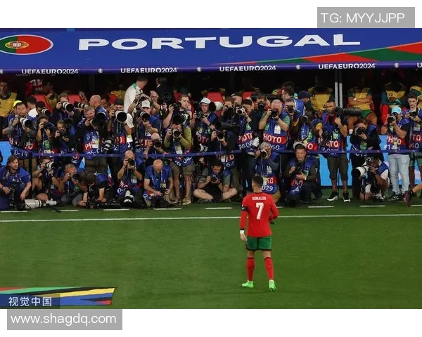 C罗在国际赛场上对阵比利时的精彩表现与历史交锋回顾 C罗在国际赛场上对阵比利时的精彩表现与历史交锋回顾