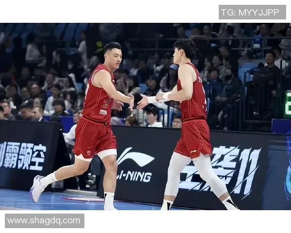 CBA宏远迎战同曦全力争胜球迷期待精彩对决与激情时刻 CBA宏远迎战同曦全力争胜球迷期待精彩对决与激情时刻