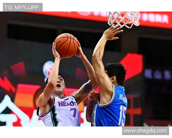 山东男篮与广东队精彩对决集锦回顾展现篮球魅力与激情瞬间