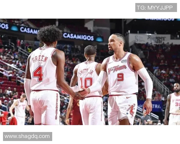 火箭队与开拓者精彩对决回顾2018年12月12日赛场瞬间与精彩表现分析 火箭队与开拓者精彩对决回顾2018年12月12日赛场瞬间与精彩表现分析