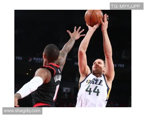 利拉德与博扬的对决：谁能在赛场上书写传奇篇章