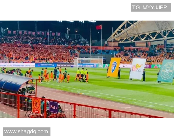 广州恒大与上海上演巅峰对决球迷期待精彩赛事再创经典瞬间 广州恒大与上海上演巅峰对决球迷期待精彩赛事再创经典瞬间